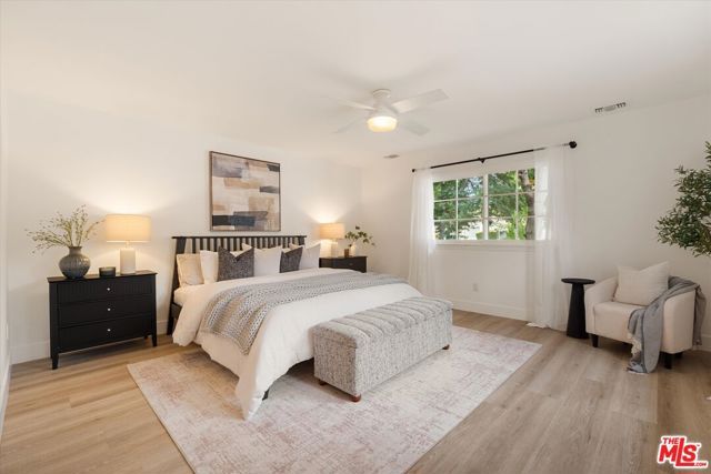 23445 Sylvan Street, Woodland Hills (los Angeles), CA 91367