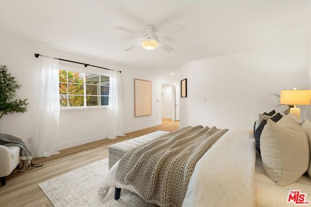 23445 Sylvan Street, Woodland Hills (los Angeles), CA 91367