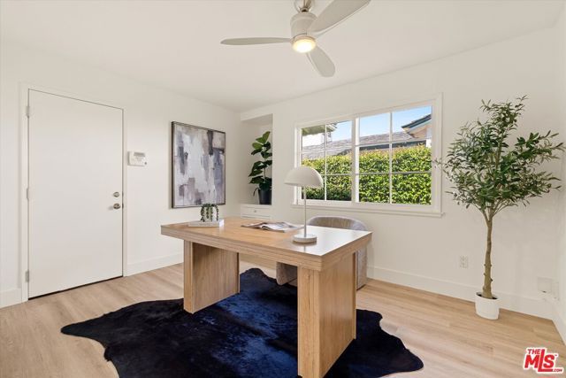 23445 Sylvan Street, Woodland Hills (los Angeles), CA 91367