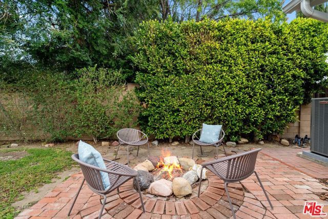 23445 Sylvan Street, Woodland Hills (los Angeles), CA 91367