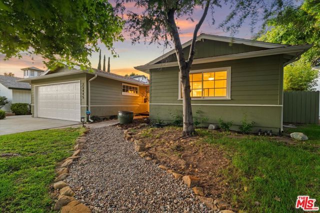 23445 Sylvan Street, Woodland Hills (los Angeles), CA 91367