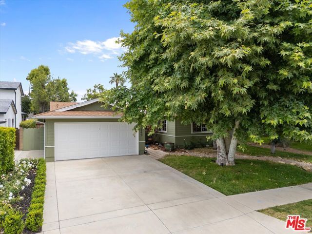 23445 Sylvan Street, Woodland Hills (los Angeles), CA 91367