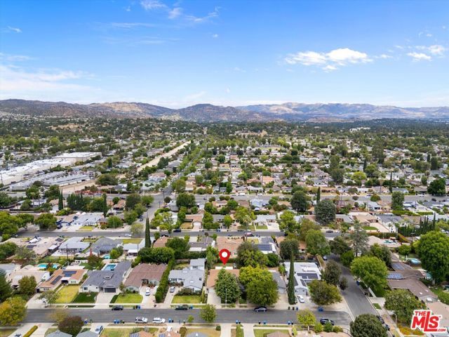 23445 Sylvan Street, Woodland Hills (los Angeles), CA 91367