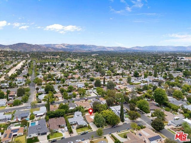 23445 Sylvan Street, Woodland Hills (los Angeles), CA 91367