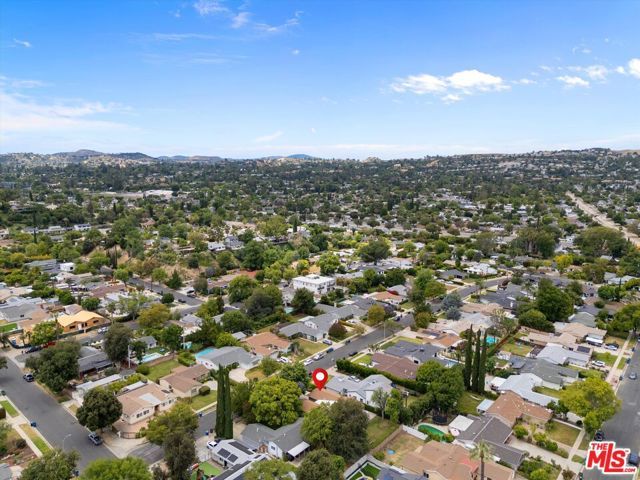 23445 Sylvan Street, Woodland Hills (los Angeles), CA 91367