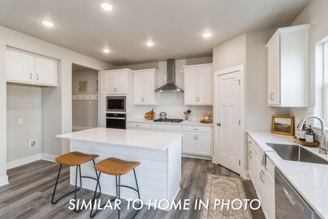 901 Walnut Drive, Norwalk, IA 50211