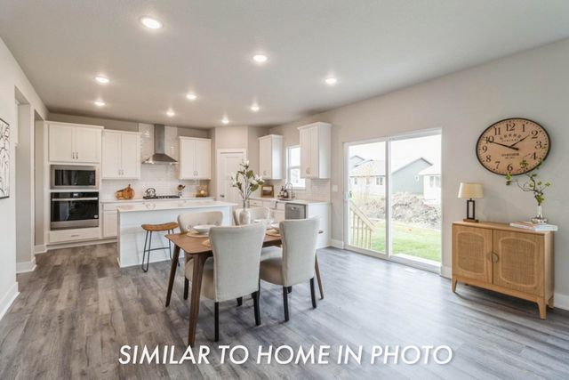 901 Walnut Drive, Norwalk, IA 50211