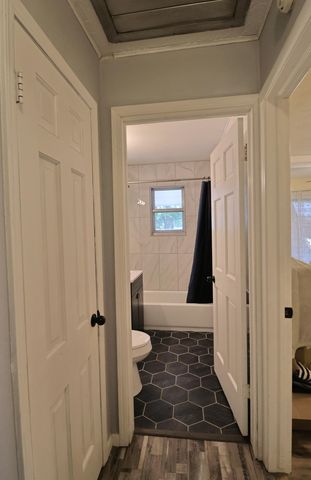 1203 Dover Dr, Salina, KS 67401