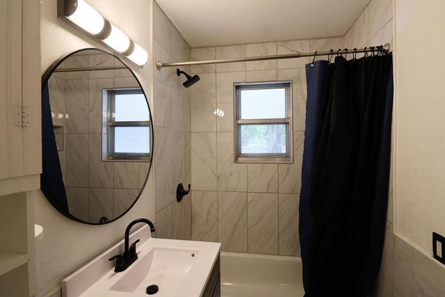 1203 Dover Dr, Salina, KS 67401
