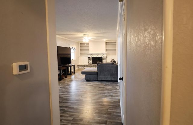 1203 Dover Dr, Salina, KS 67401