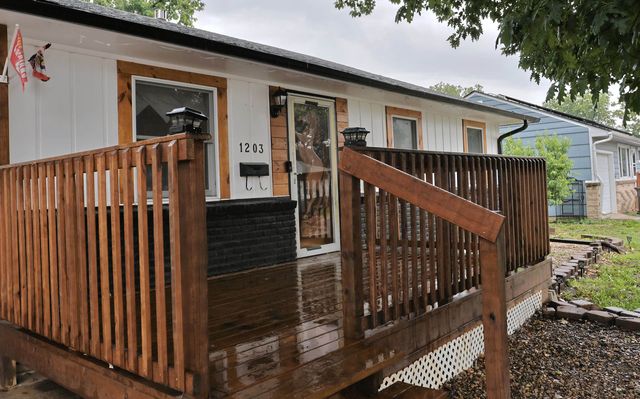 1203 Dover Dr, Salina, KS 67401