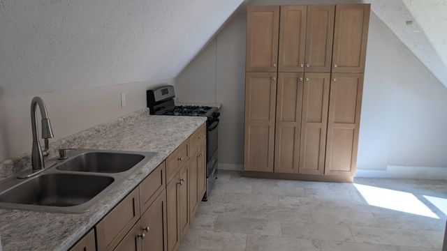 78 Pennacook Street, Manchester, NH 03104