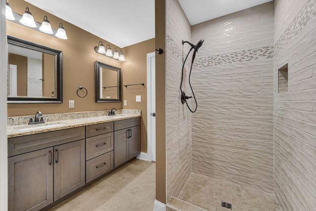 736 Cinnamon Teal Court, Hobart, IN 46342