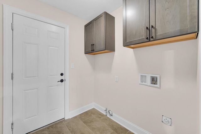 736 Cinnamon Teal Court, Hobart, IN 46342