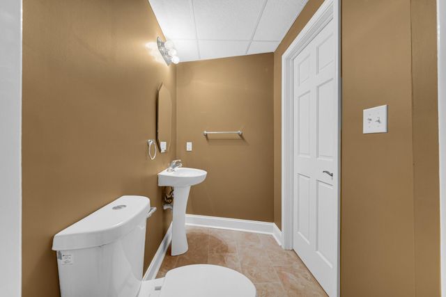 736 Cinnamon Teal Court, Hobart, IN 46342