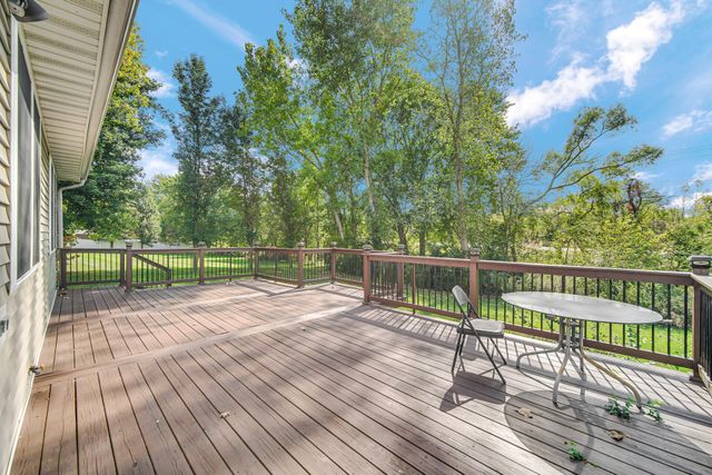 736 Cinnamon Teal Court, Hobart, IN 46342