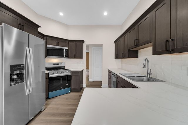 736 Cinnamon Teal Court, Hobart, IN 46342