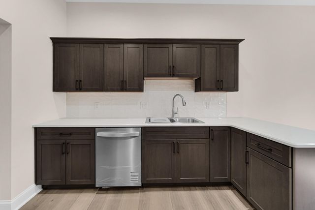 736 Cinnamon Teal Court, Hobart, IN 46342