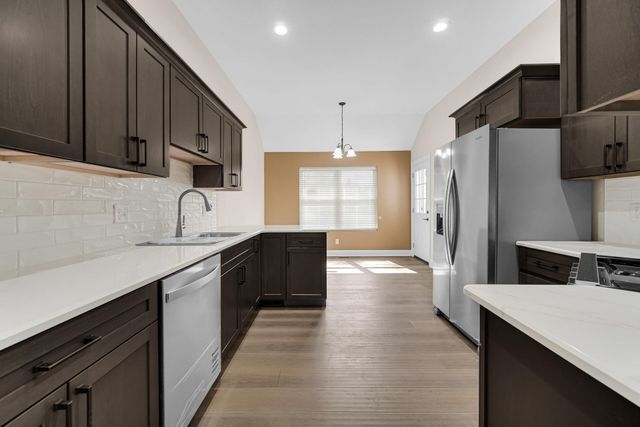 736 Cinnamon Teal Court, Hobart, IN 46342