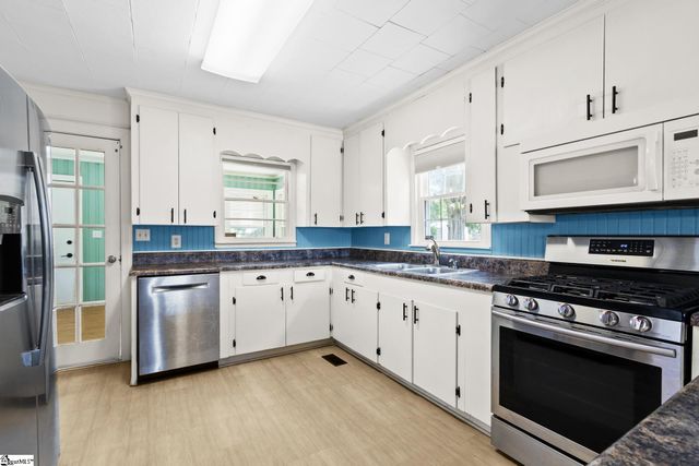 711 N Adair Street, Clinton, SC 29325