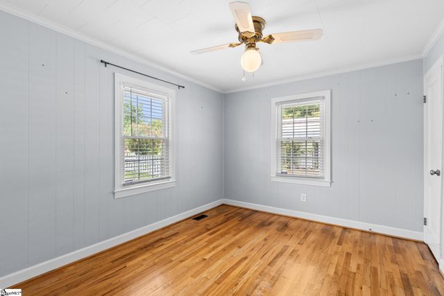 711 N Adair Street, Clinton, SC 29325