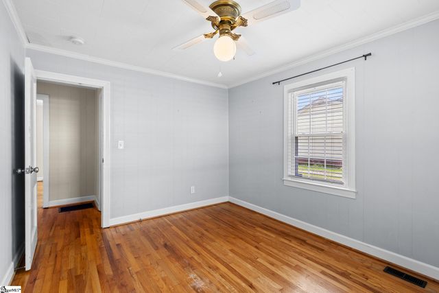 711 N Adair Street, Clinton, SC 29325