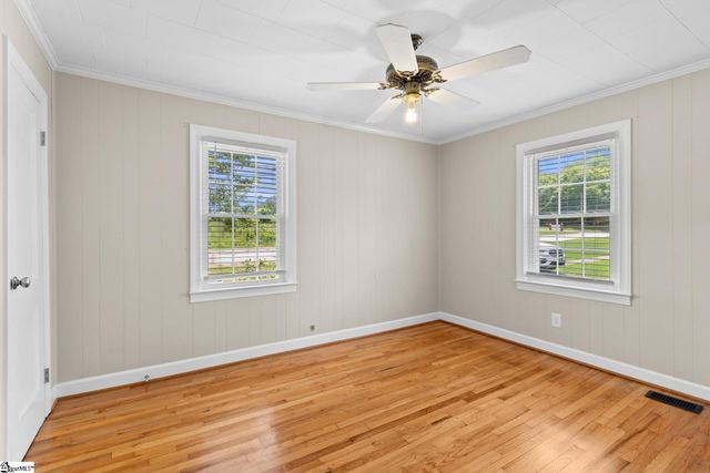 711 N Adair Street, Clinton, SC 29325