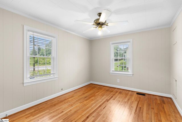 711 N Adair Street, Clinton, SC 29325