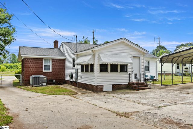 711 N Adair Street, Clinton, SC 29325