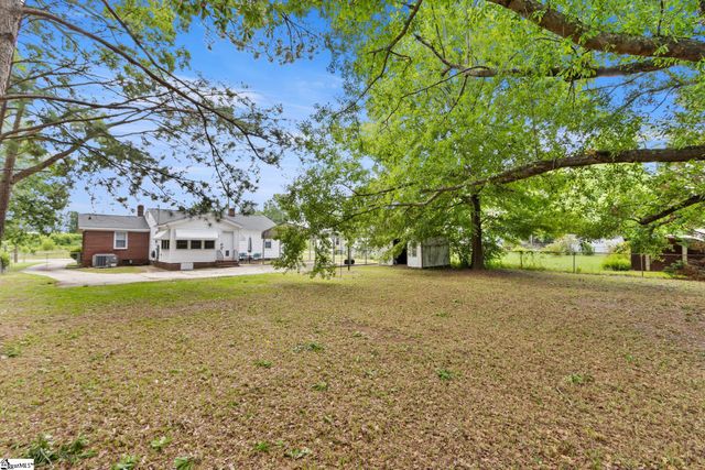 711 N Adair Street, Clinton, SC 29325