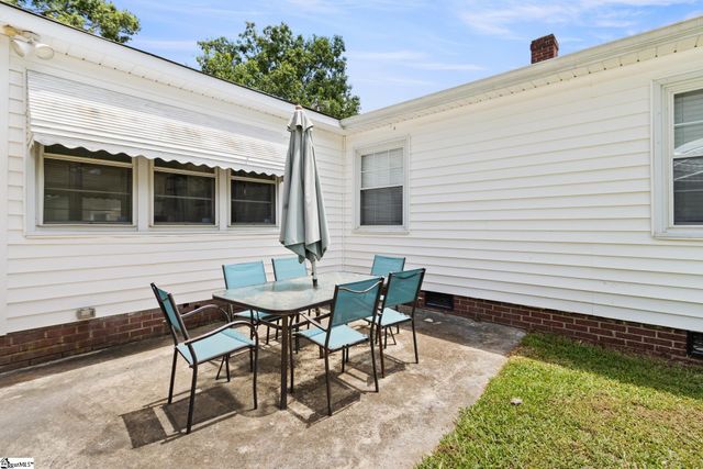 711 N Adair Street, Clinton, SC 29325