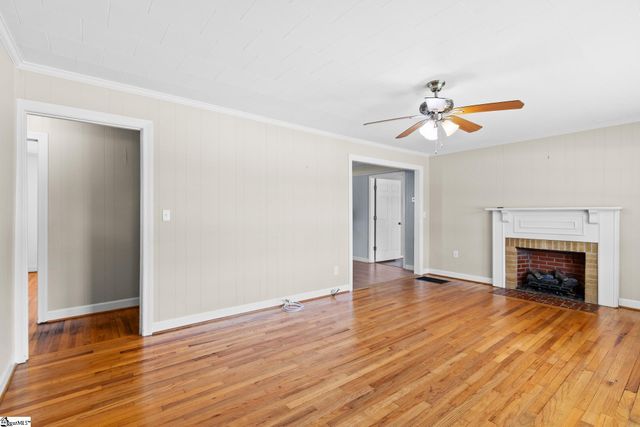 711 N Adair Street, Clinton, SC 29325