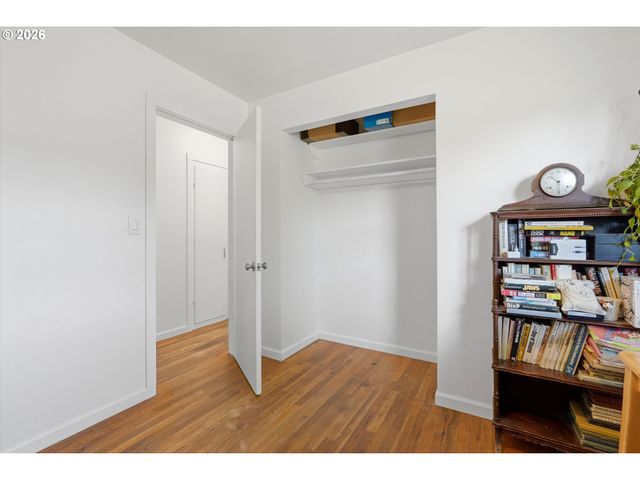 8703 Ne SACRAMENTO St, Portland, OR 97220