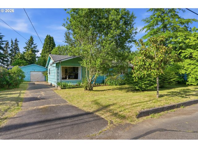 8703 Ne SACRAMENTO St, Portland, OR 97220