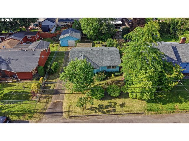 8703 Ne SACRAMENTO St, Portland, OR 97220