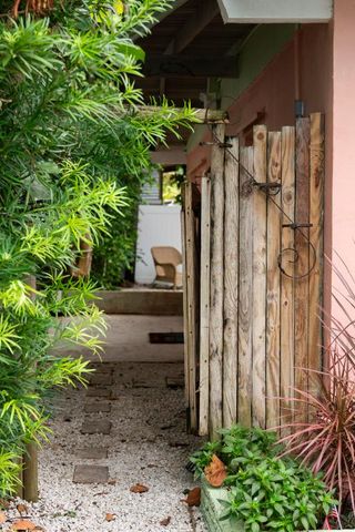 204 Coral Road, Boynton Beach, FL 33435