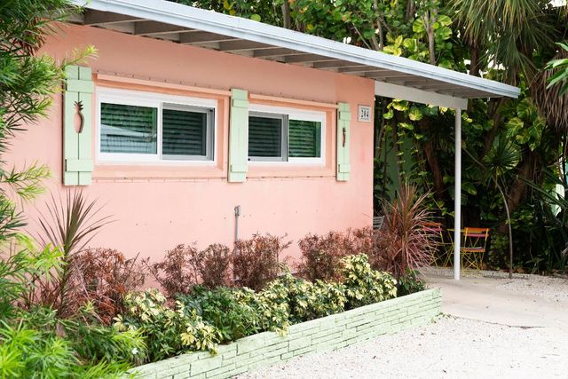 204 Coral Road, Boynton Beach, FL 33435