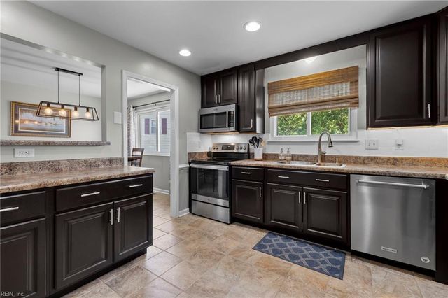 1338 Acredale RD, Virginia Beach, VA 23464