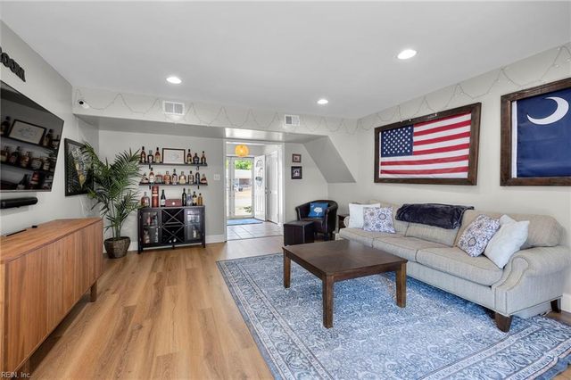 1338 Acredale RD, Virginia Beach, VA 23464