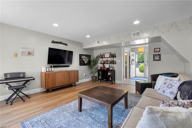 1338 Acredale RD, Virginia Beach, VA 23464
