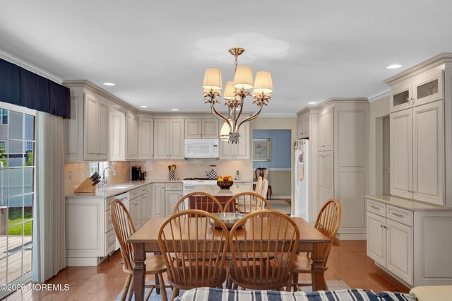 73 Brandywine Drive, Matawan, NJ 07747