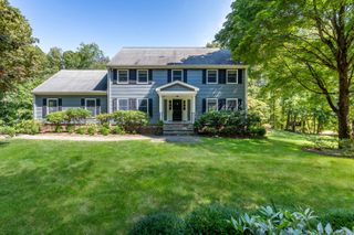 10 Carissa Lane, Greenwich, CT 06830