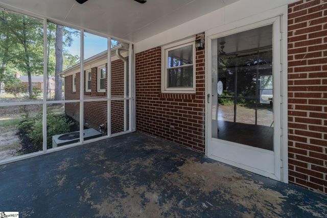501 Cunningham Road, Taylors, SC 29687