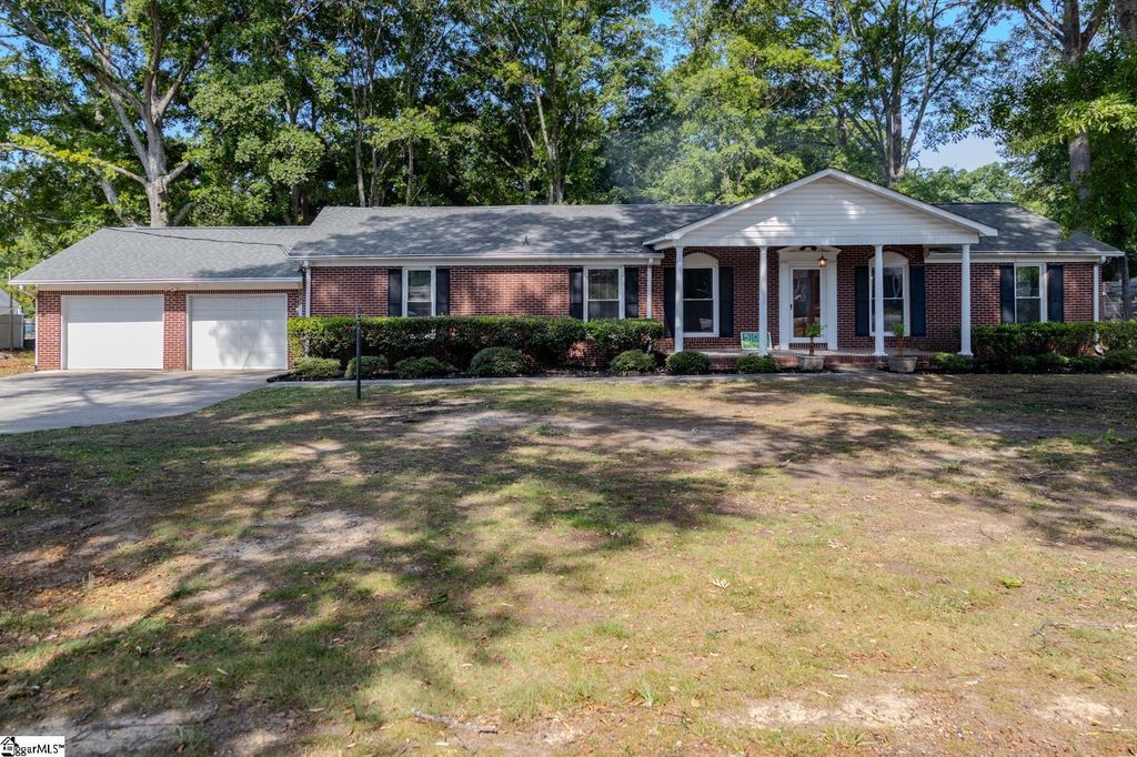 501 Cunningham Road, Taylors, SC 29687
