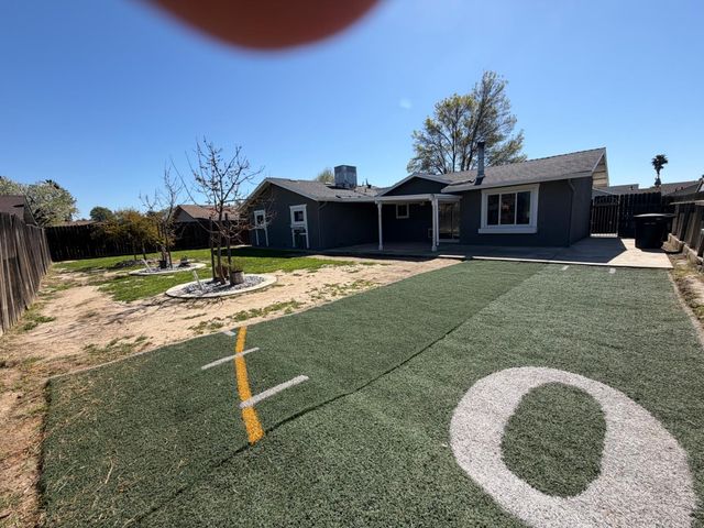 1547 Patchett Dr, Newman, CA 95360