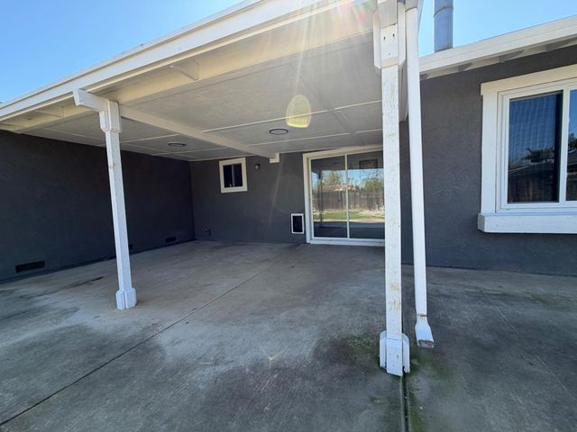 1547 Patchett Dr, Newman, CA 95360