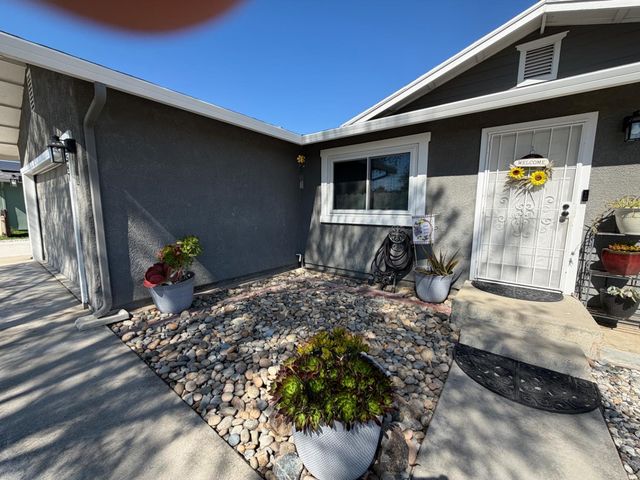 1547 Patchett Dr, Newman, CA 95360