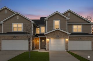 600 W Pleasant Lane A3, Lombard, IL 60148