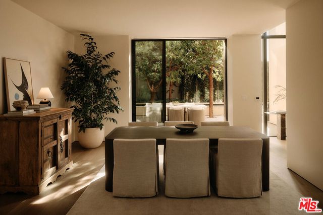 8880 Rosewood Avenue, West Hollywood, CA 90048