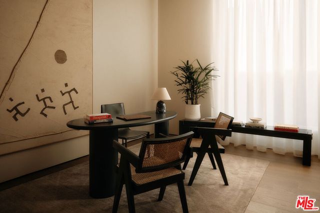 8880 Rosewood Avenue, West Hollywood, CA 90048